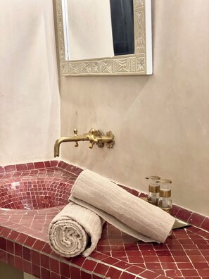 Seife, Shampoo, Toilettenpapier