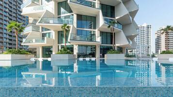 2 piscinas externas