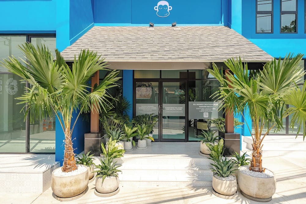 Blu Monkey Boutique Naiharn Beach