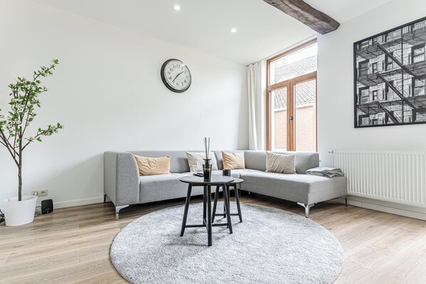 Basic Apartment | Exterior - Modern 3BR Apt for 6 with Patio Ghent (Gent)