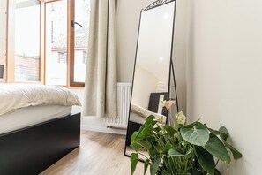 Basic Apartment | Iron/ironing board, free WiFi - Modern 3BR Apt for 6 with Patio Ghent (Gent)