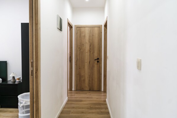 Interior - Modern 3BR Apt for 6 with Patio Ghent (Ghent)