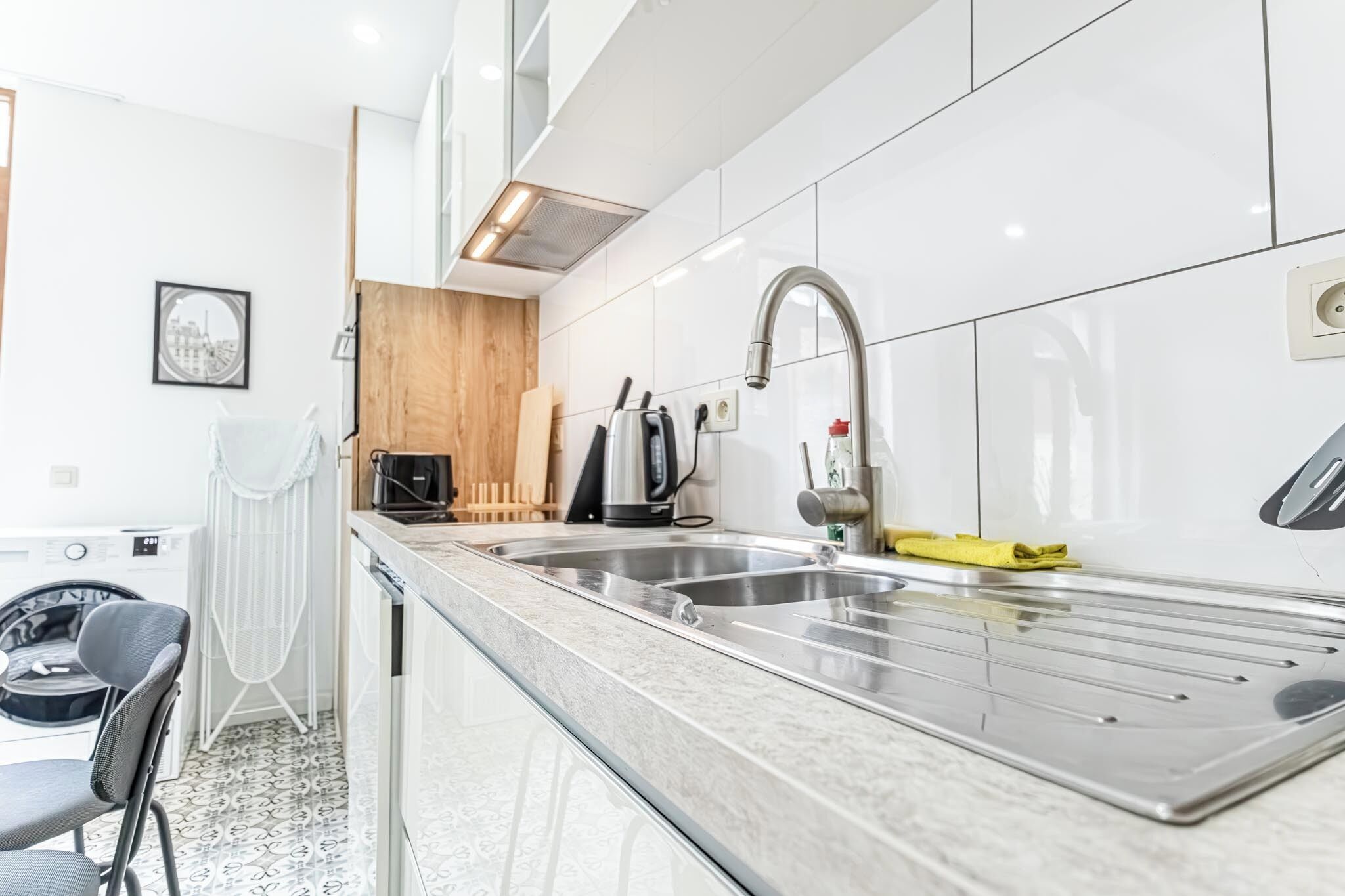 Căn hộ cơ bản | Bếp riêng | Tủ lạnh, lò vi sóng, lò nướng, bếp nấu 