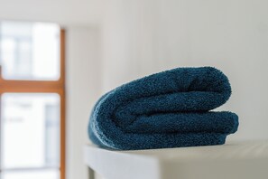 Basic Apartment | Iron/ironing board, free WiFi - Modern 3BR Apt for 6 with Patio Ghent (Ghent)