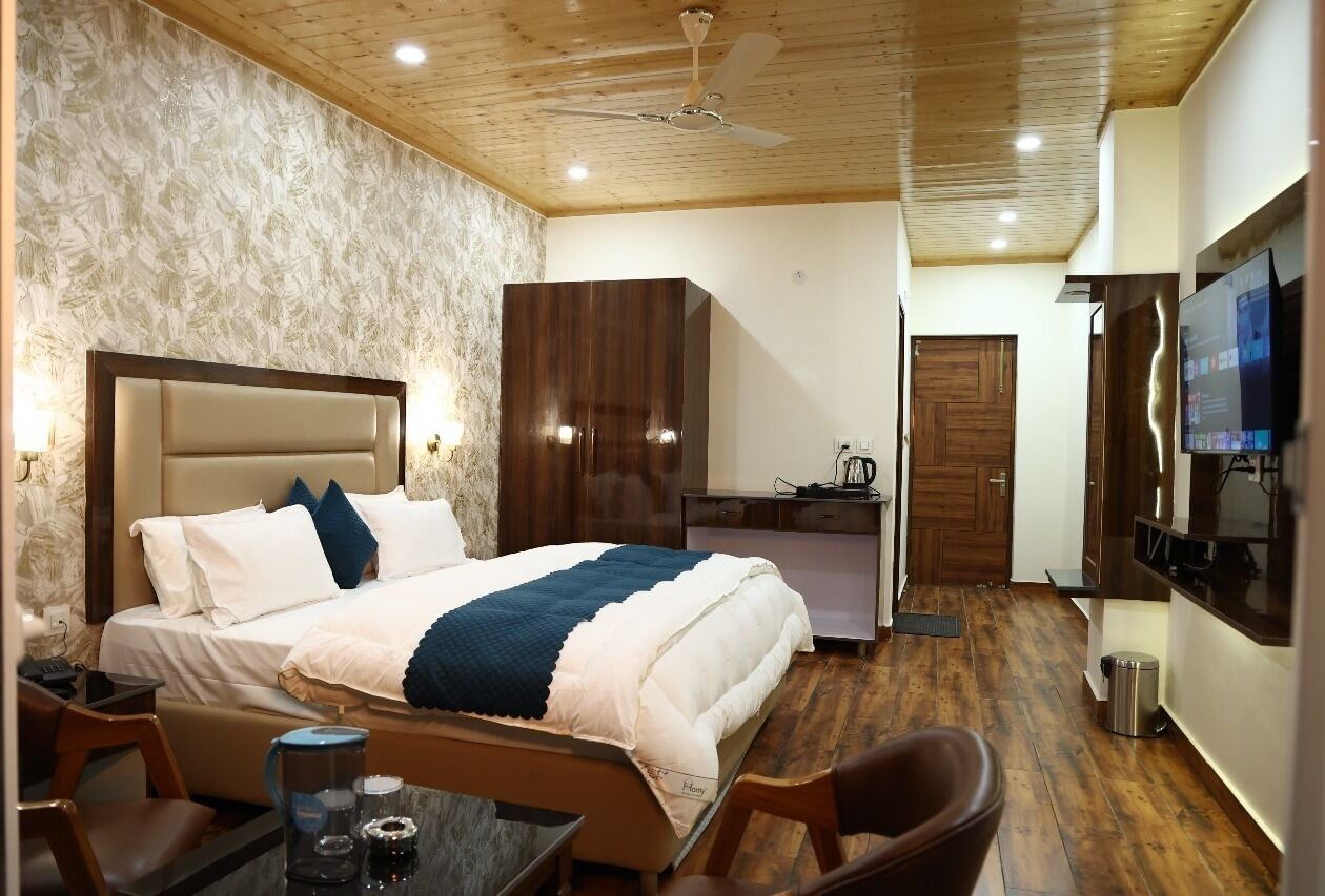 Premium Room, Balcony, Mountain View | Laptop workspace, iron/ironing board, free WiFi