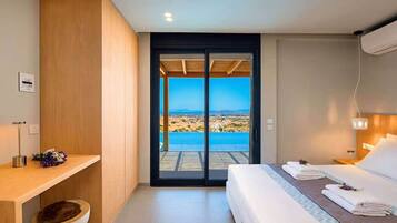 4 bedrooms, in-room safe, iron/ironing board, WiFi