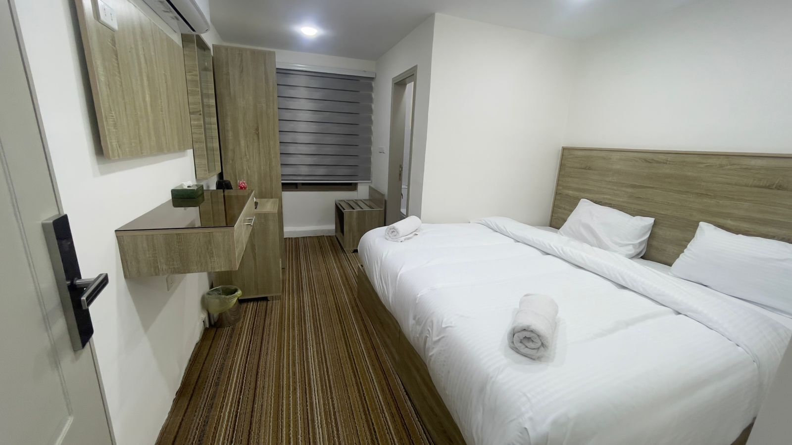 標準雙人房, 城市景觀 | 迷你吧、書桌、免費無線上網、床單