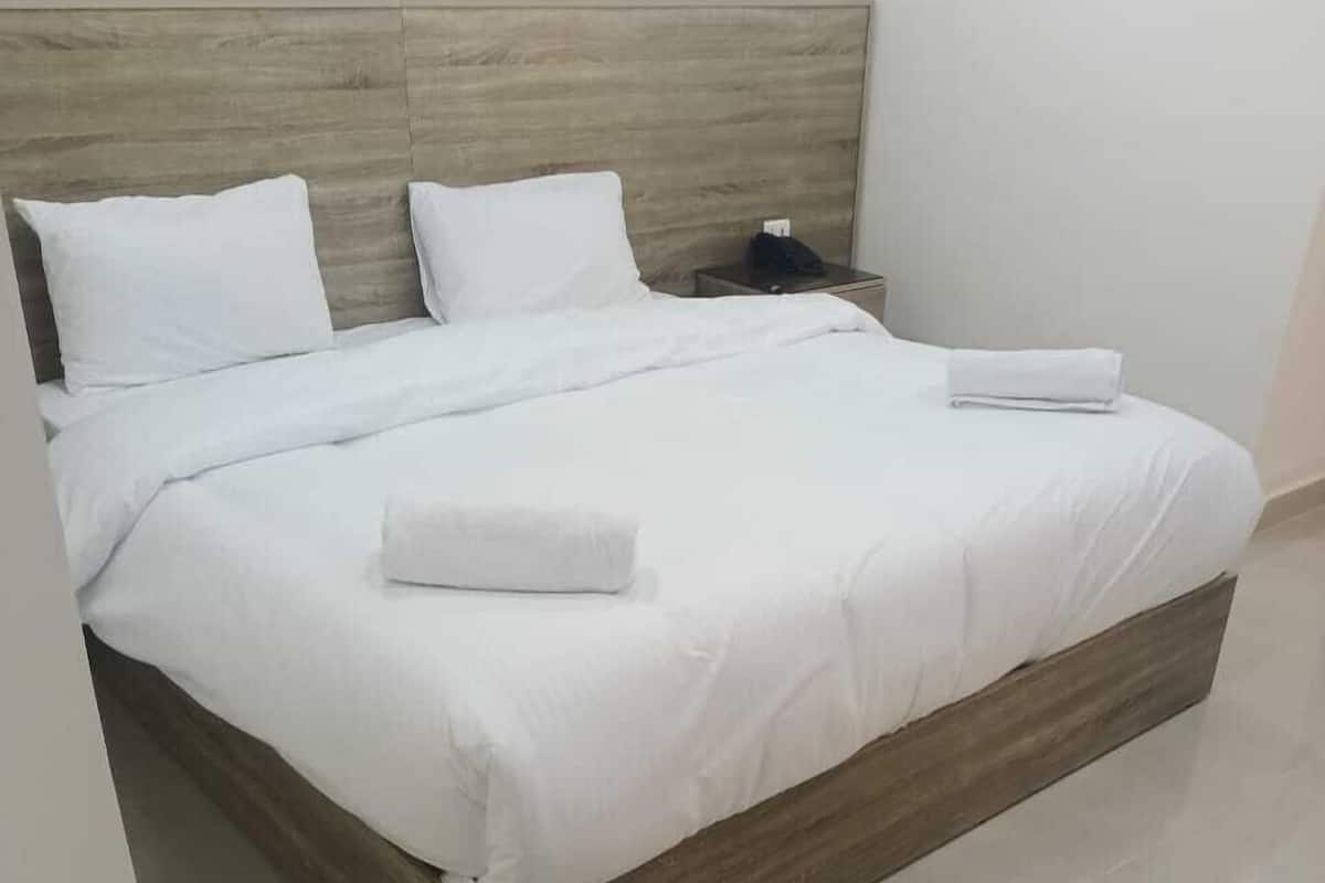 Quarto casal standard, vista para a cidade | Escrivaninha, Wi-Fi de cortesia