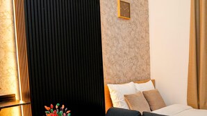 Basic Apartment | Iron/ironing board (on request), free WiFi - Cozy 5BR Apt in the Heart of Ghent (Ghent)