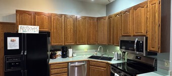 Gorgeous 5-bedroom lodge in the Charming Greenwood School House