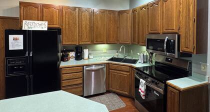 Gorgeous 5-bedroom lodge in the Charming Greenwood School House