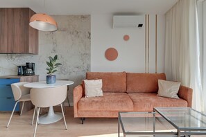 Studio Suite | Individually decorated, individually furnished, iron/ironing board - RentPlanet - Apartamenty Portovo (Gdańsk)