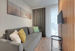 City Apartment | Living room | Smart TV - RentPlanet - Apartamenty Portovo (Gdańsk)
