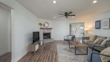 電視、壁爐、 辦公室