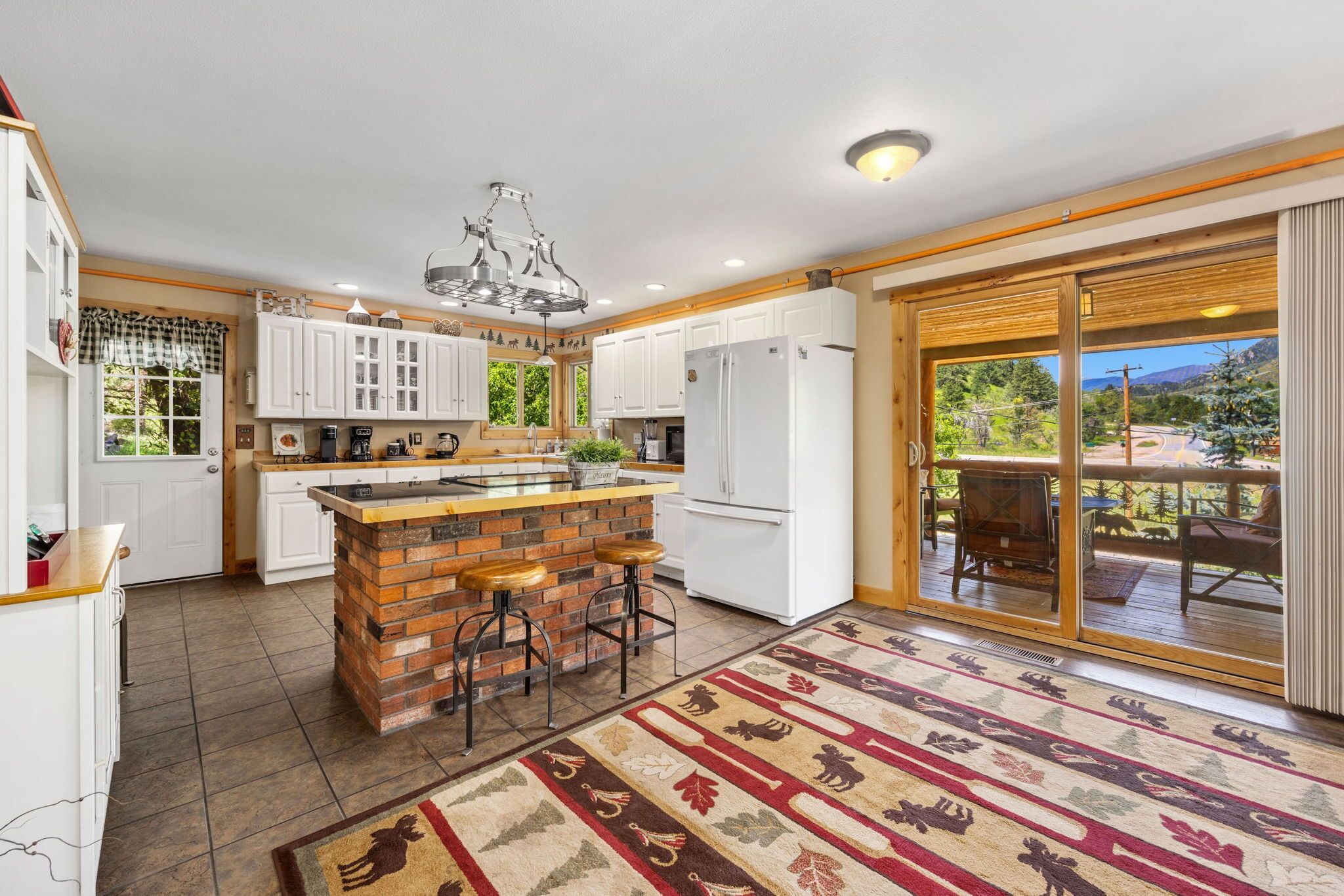 Micro-ondes, four, plaque de cuisson, lave-vaisselle