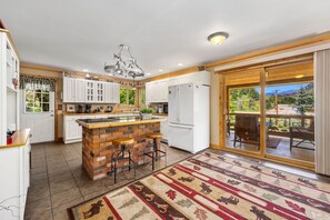 Micro-ondes, four, plaque de cuisson, lave-vaisselle