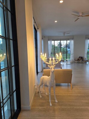 로비 좌석 공간