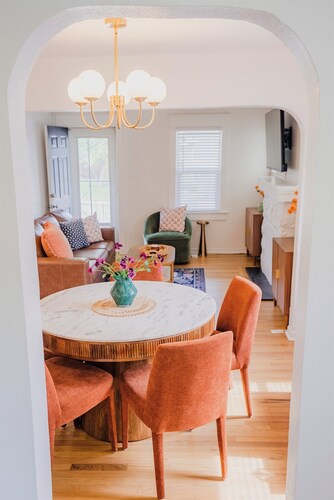 2BR Near Downtown KC & KU Med Fenced Yard Dogs OK
