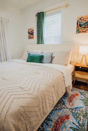 2 bedrooms, desk, iron/ironing board, travel crib