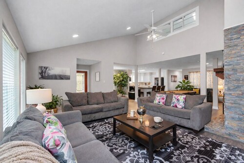 Kingwood Escape – 6BR w/ Heated Pool |Near IAH