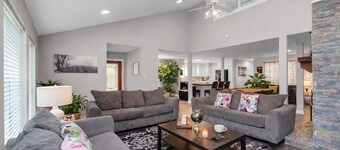 Kingwood Escape – 6BR w/ Heated Pool |Near IAH