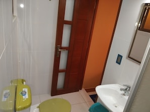 Unclassified image, 4 of 13, button - Santa barbara (Tarija)
