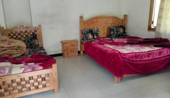 Deluxe Double Room, Mountain View | Soundproofing, iron/ironing board, free WiFi - Makra View Hotel & Resturent (Balakot)