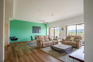 Apartment, Multiple Beds, Balcony, Pool View (Jaco Bay 4303) | Living area - Jaco Bay 4303 (Jacó)