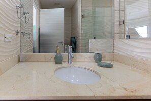 Bathroom - Jaco Bay 4303 (Jacó)