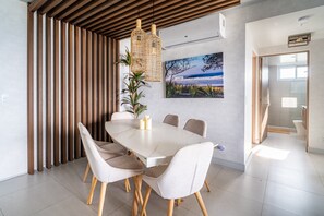 Apartment, Multiple Beds, Balcony, Mountain View (Mar a Mar 09-04C) | Dining - Mar a Mar 09-04c (Tárcoles)