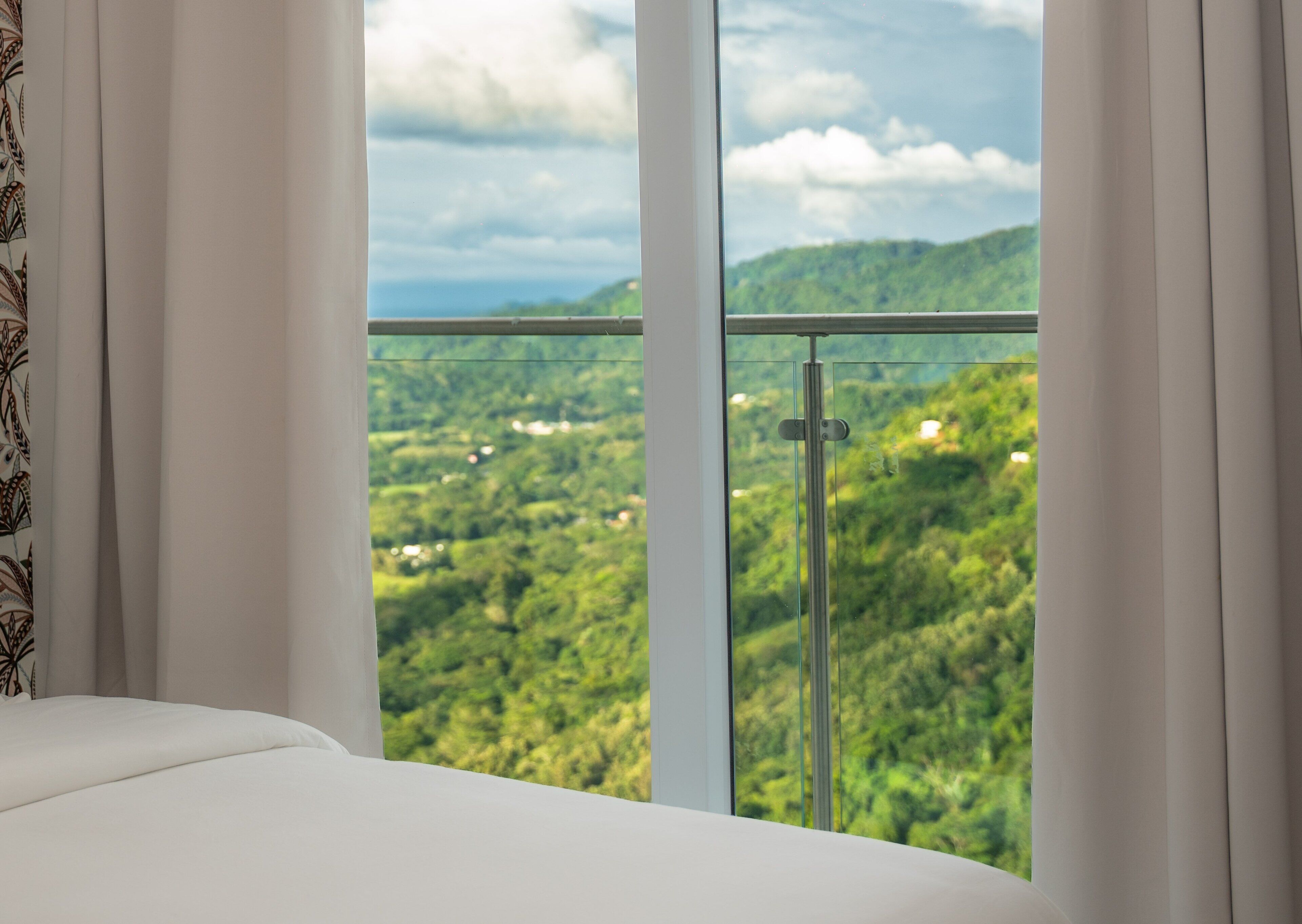 Apartment, Multiple Beds, Balcony, Mountain View (Mar a Mar 09-04C) | 3 bedrooms, individually decorated, individually furnished