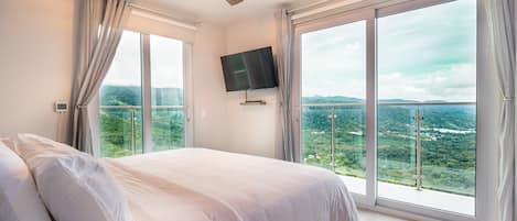 3 habitaciones, decoración personalizada y muebles diferentes