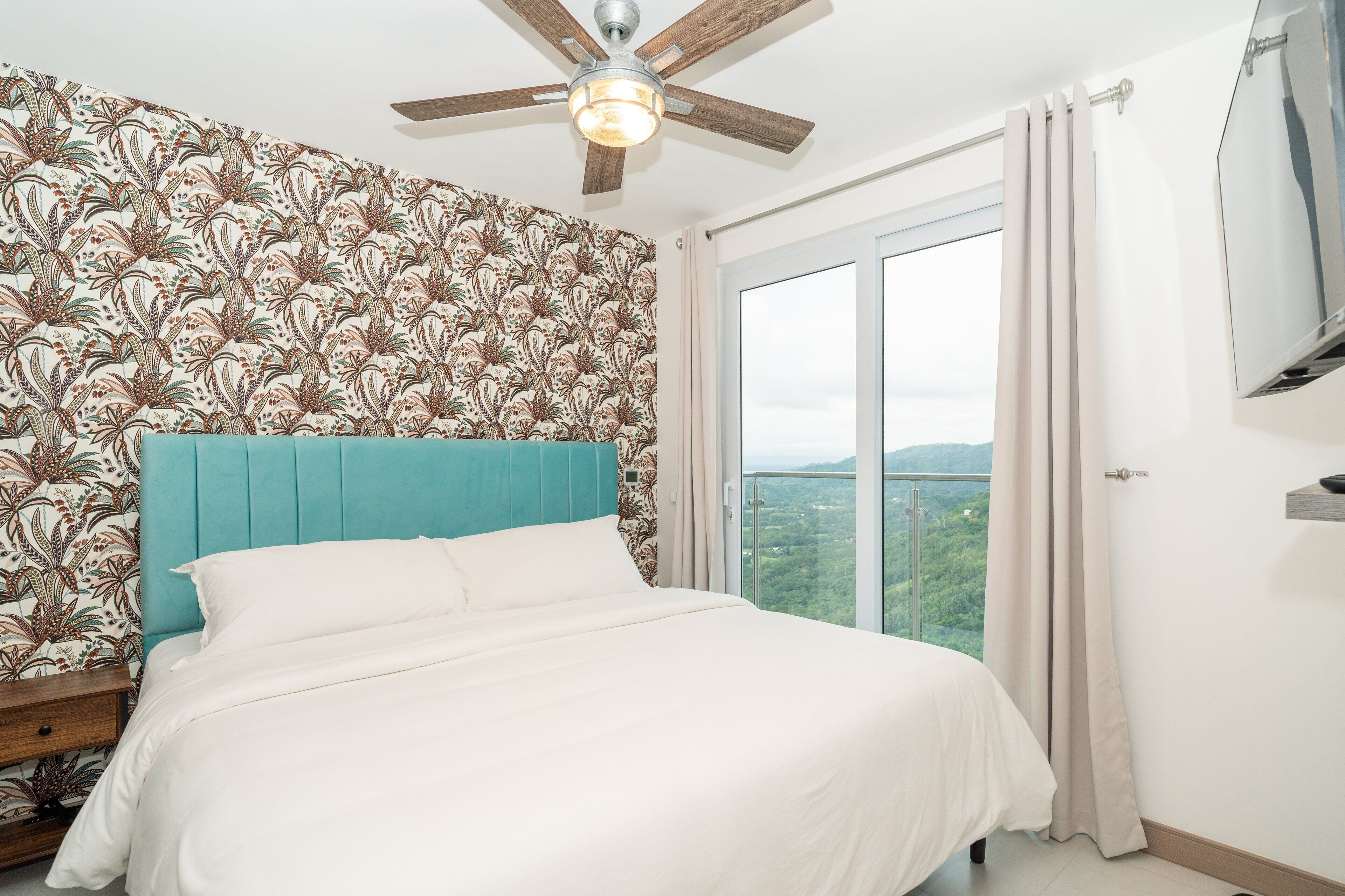 Apartment, Multiple Beds, Balcony, Mountain View (Mar a Mar 09-04C) | 3 bedrooms, individually decorated, individually furnished