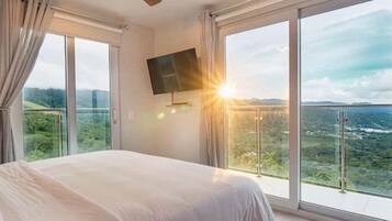 Apartment, Multiple Beds, Balcony, Mountain View (Mar a Mar 09-04C) | 3 bedrooms, individually decorated, individually furnished