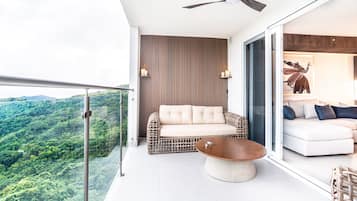 Apartment, Multiple Beds, Balcony, Mountain View (Mar a Mar 09-04C) | View from room