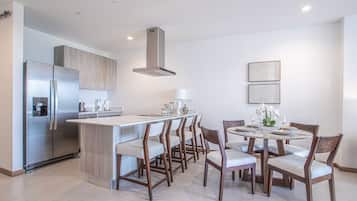 Condo, Multiple Beds, Balcony, Garden View (Selva Coral 0701) | Dining