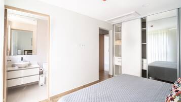 Huis, meerdere bedden, balkon, uitzicht op tuin (Torres del Mar 1202) | 2 slaapkamers, individueel gedecoreerd, individueel gemeubileerd