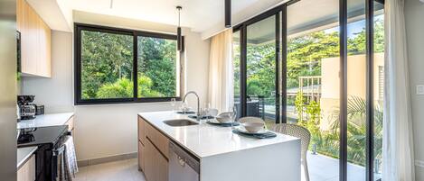 House, Multiple Beds, Balcony, Garden View (Torres del Mar 1202) | Private kitchen