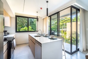 Casa, várias camas, sacada, vista para o jardim (Torres del Mar 1202) | Cozinha privada