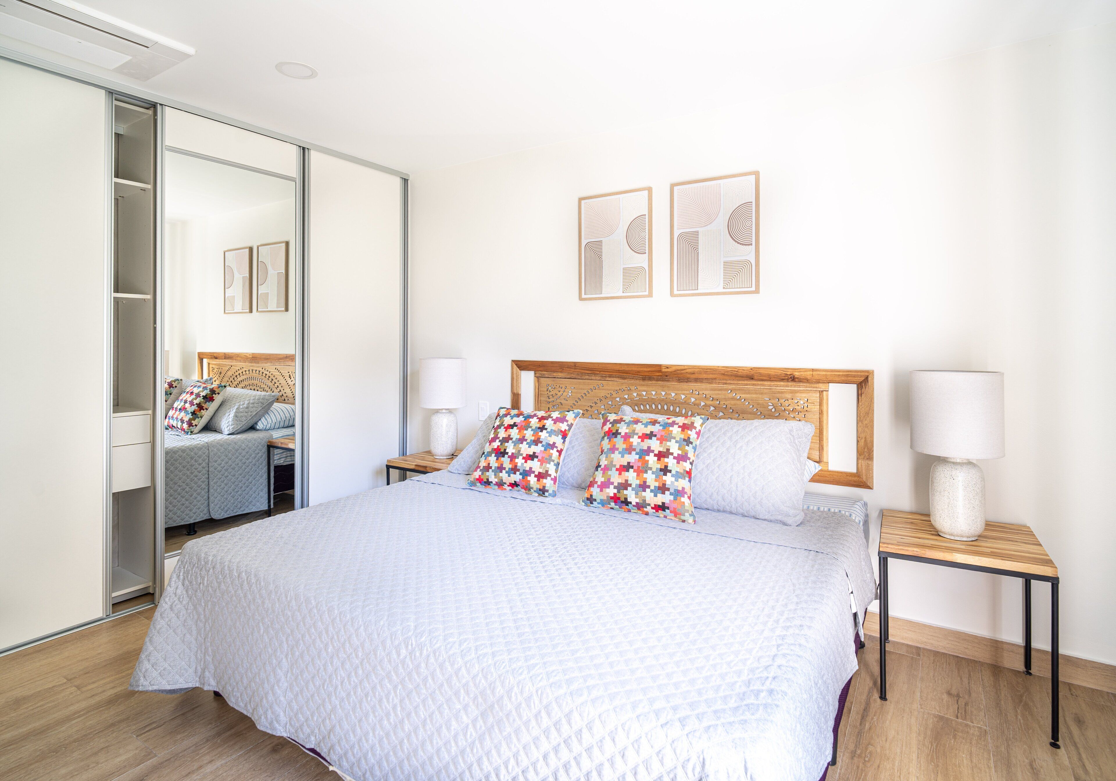 Talo, useita sänkyjä, parveke, näköala puutarhaan (Torres del Mar 1202) | 2 makuuhuonetta, yksilöllisesti sisustettu, yksilöllisesti kalustettu