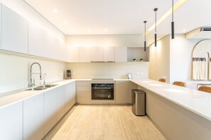 Private kitchen - Luxurious 3 BD Haven: Spectacular Jungle Views (Tulum)