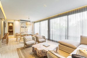 Living area - Luxurious 3 BD Haven: Spectacular Jungle Views (Tulum)