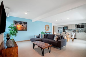 Apartamento, várias camas, sacada, vista para a montanha (Viva Jaco Viva Jaco (10-03B)) | Área de estar