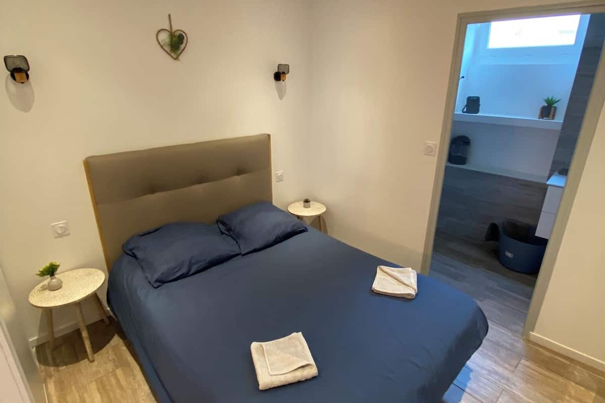 Classic Apartment, 1 Double Bed with Sofa bed, Kitchen, City View | Free WiFi