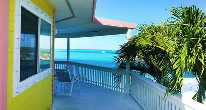 Serenity Cottage, 2 Bedrooms on the water on Staniel Cay