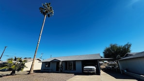 Exterior - Serene 2-bedroom house with AC in sunny Sun City (Sun City)