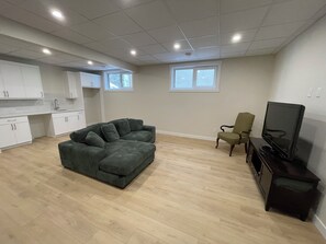 Living area - Eco-Home in Fort Saskatchewan (Fort Saskatchewan)