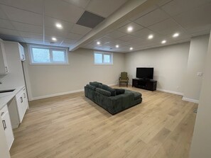 Living area - Eco-Home in Fort Saskatchewan (Fort Saskatchewan)