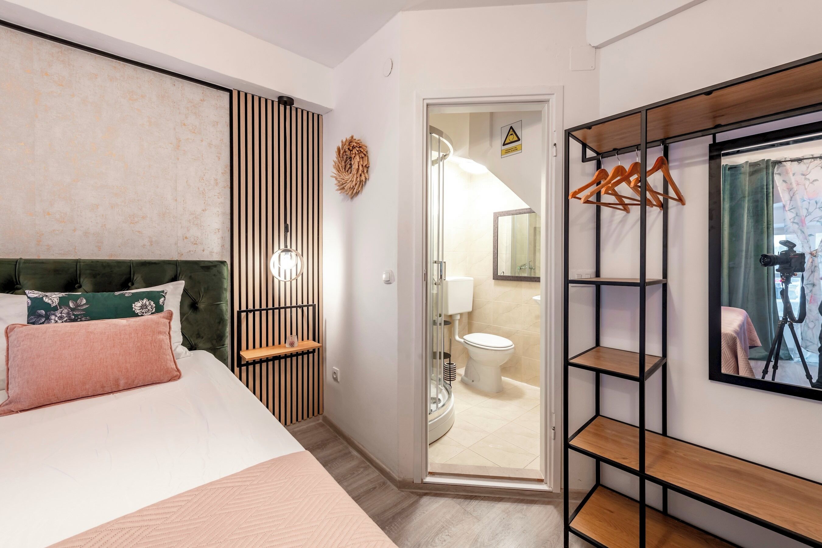 Fer et planche à repasser, Wi-Fi gratuit, draps fournis