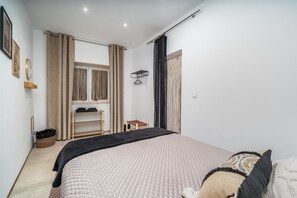 Iron/ironing board, WiFi, bed sheets - Maison algarve, tout confort avec patio et terrasse, 2 chambres, près des plages (Parchal)